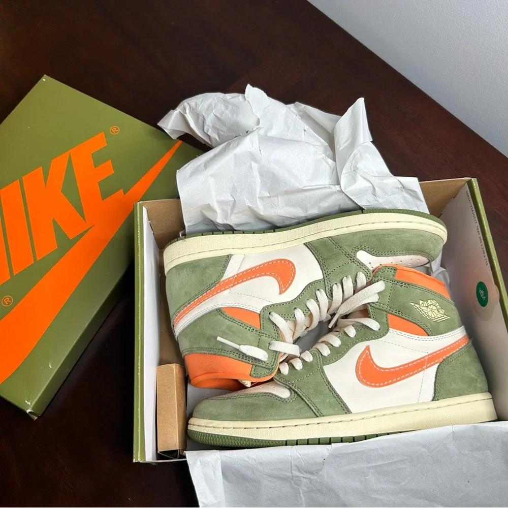 Nike | Nike Air Jordan 1 High OG Craft Celadon (8M/9.5W) - Picture 2 of 15